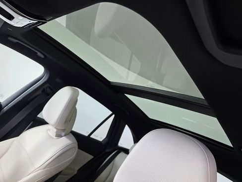 Used 2023 Mercedes-Benz GLC 300 4MATIC image 12