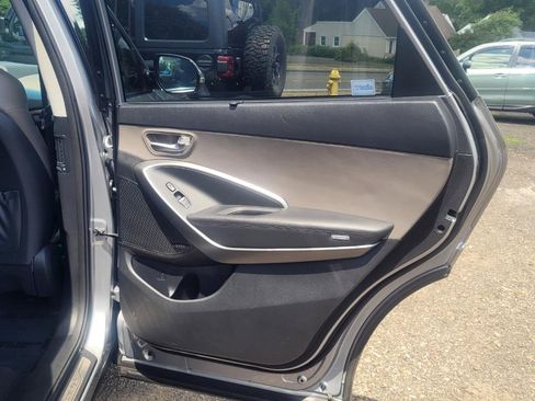 Used 2017 Hyundai Santa Fe Limited AWD/4WD image 29