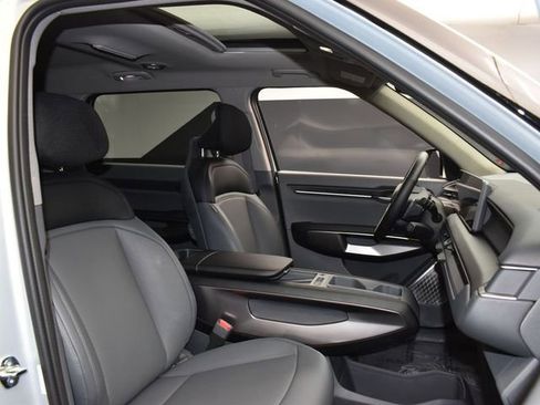 Certified 2026 Kia EV9 Light image 13