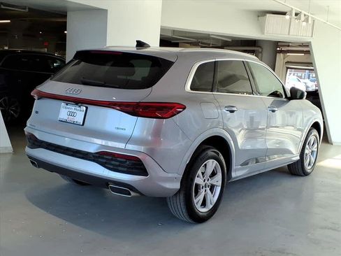 Certified 2025 Audi Q5 Premium w/ Convenience Package image 4