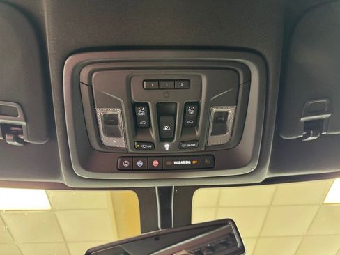 Used 2022 Chevrolet Silverado 3500 High Country AWD/4WD image 44