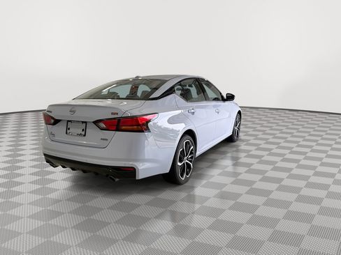 Certified 2025 Nissan Altima 2.5 SR w/ SR Premium Package image 11