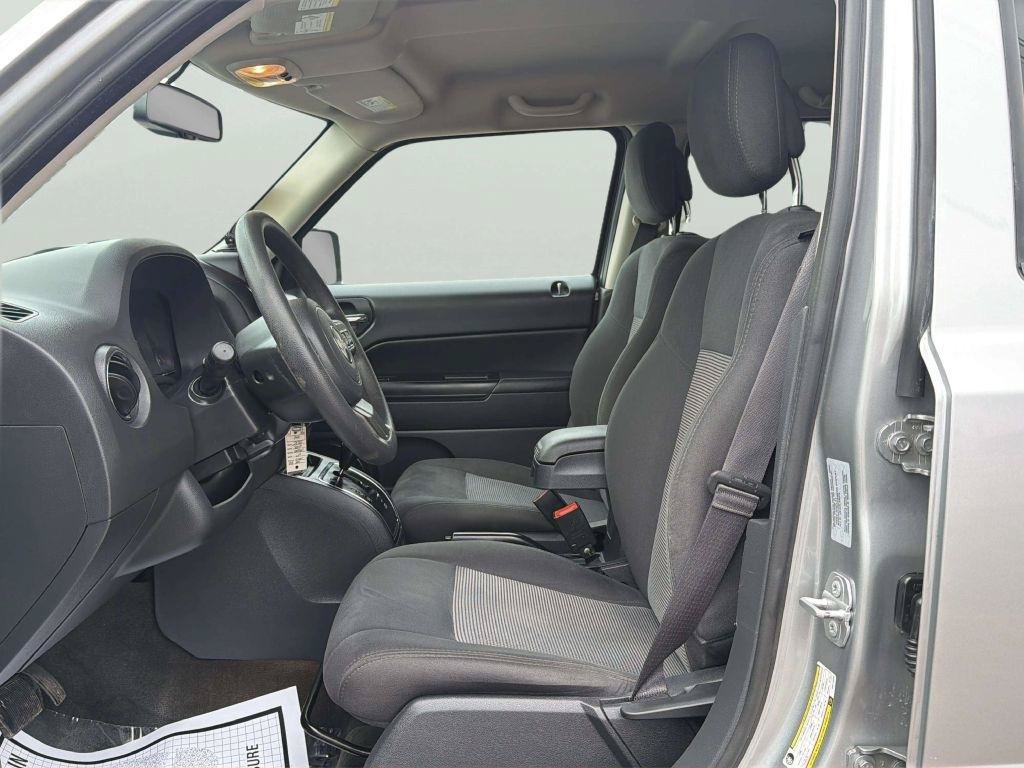 Used 2016 Jeep Patriot Sport w/ Power Value Group AWD/4WD image 11