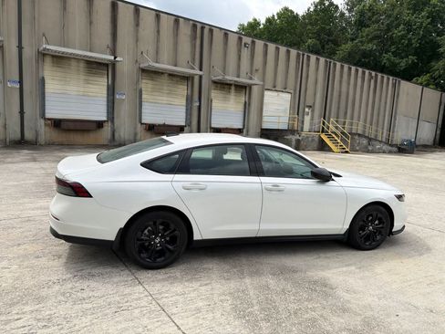 Used 2025 Honda Accord SE image 12