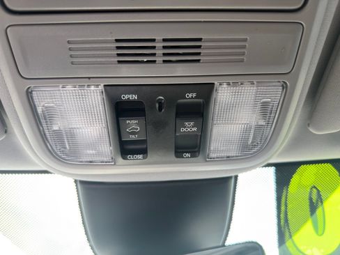Used 2021 Honda Odyssey EX-L image 26