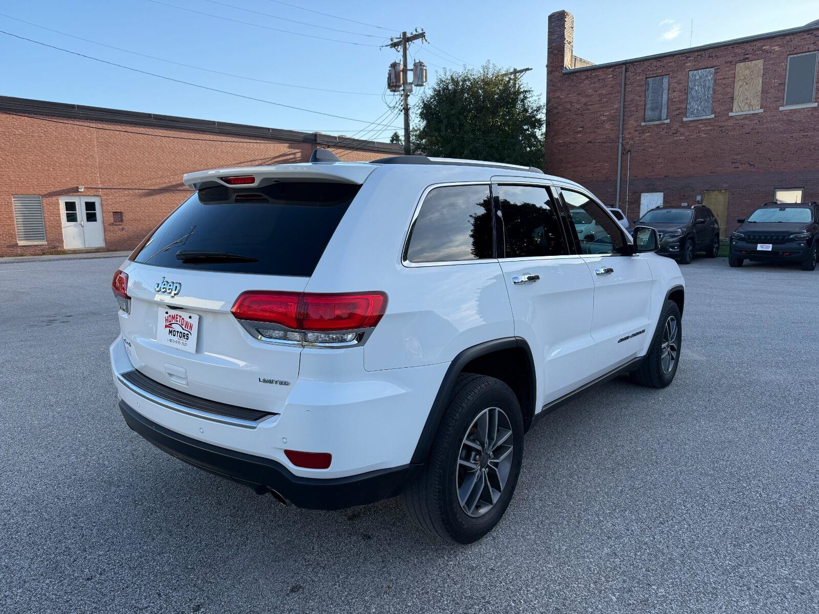 Used 2019 Jeep Grand Cherokee Limited AWD/4WD image 5