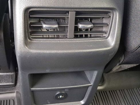 Certified 2024 Ford Edge SE image 11