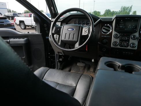 Used 2016 Ford F350 Lariat image 9
