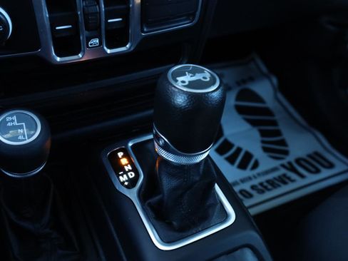 Used 2018 Jeep Wrangler Unlimited Sport S image 13