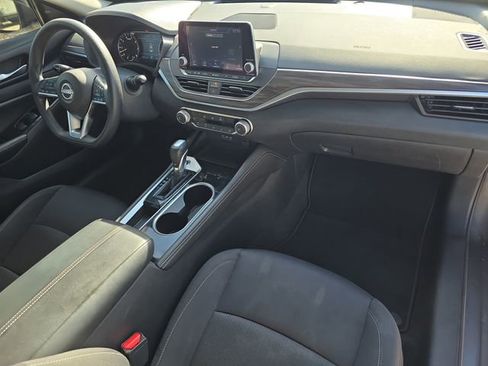 Certified 2023 Nissan Altima 2.5 SV FWD image 11