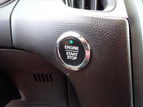 Used 2024 Ford Edge SEL image 23