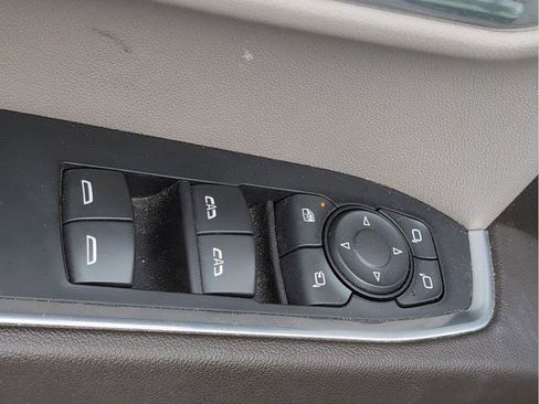 Used 2022 GMC Sierra 1500 SLT w/ SLT Convenience Package image 18