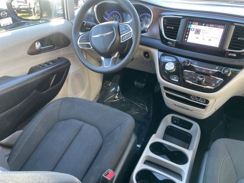 Used 2023 Chrysler Voyager LX FWD image 20