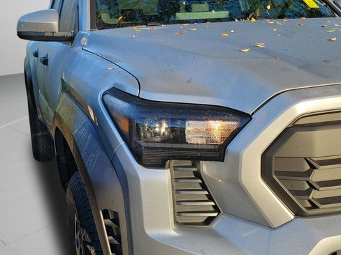 Used 2024 Toyota Tacoma TRD Off-Road image 10