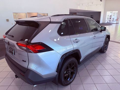 Used 2024 Toyota RAV4 XLE w/ Convenience Package FWD image 12