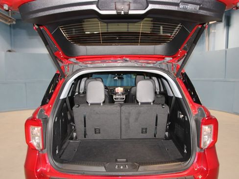 Used 2023 Ford Explorer XLT w/ Equipment Group 202A image 38