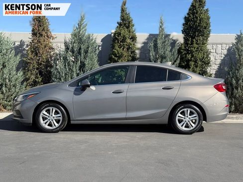 Used 2018 Chevrolet Cruze LT w/ Sun And Sound Package image 4