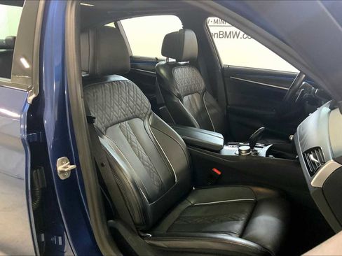 Used 2023 BMW 530e xDrive w/ Executive Package image 8