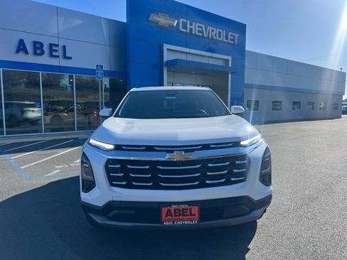 Used 2025 Chevrolet Equinox LT AWD/4WD image 2