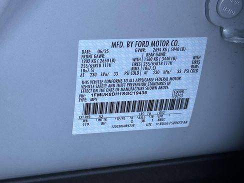 Used 2025 Ford Explorer Active image 25