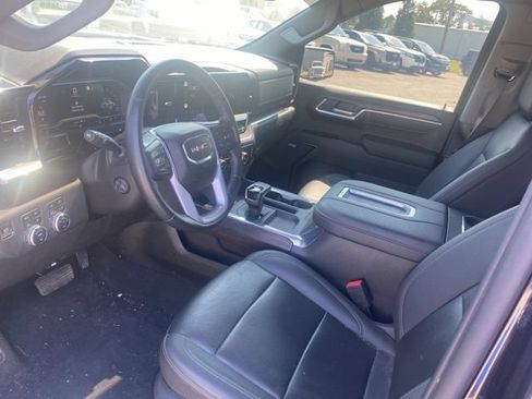 Used 2022 GMC Sierra 1500 SLT w/ SLT Premium Package AWD/4WD image 16