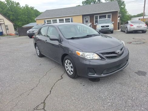 Used 2013 Toyota Corolla L FWD image 2
