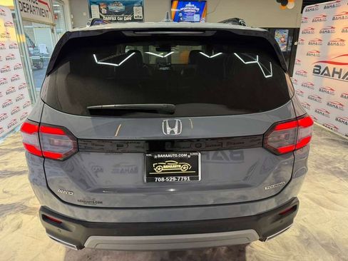 Used 2024 Honda Pilot Touring image 9