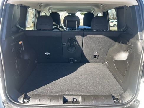 Used 2022 Jeep Renegade Latitude w/ Convenience Group image 12