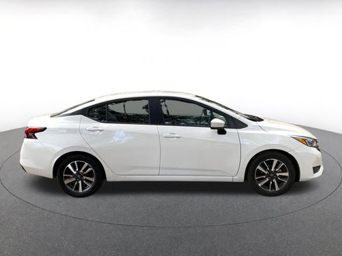 Used 2025 Nissan Versa SV image 8