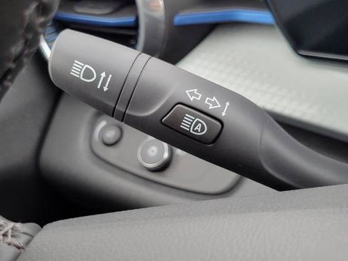 New 2026 Chevrolet Trax LT w/ Midnight Edition FWD image 16