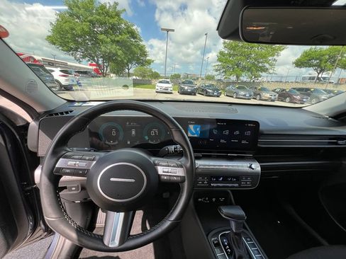 Used 2025 Hyundai Kona SEL AWD/4WD image 38