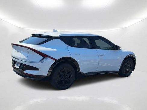 Used 2025 Kia EV6 Wind RWD image 6