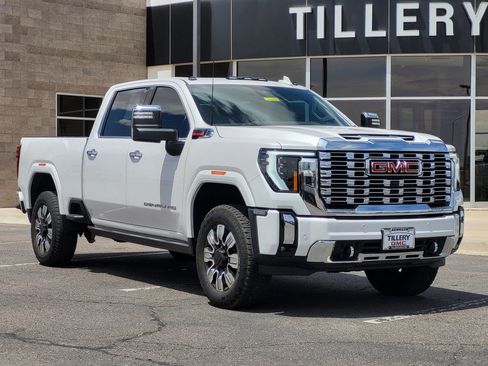 Used 2024 GMC Sierra 2500 Denali w/ Denali Reserve Package AWD/4WD image 2