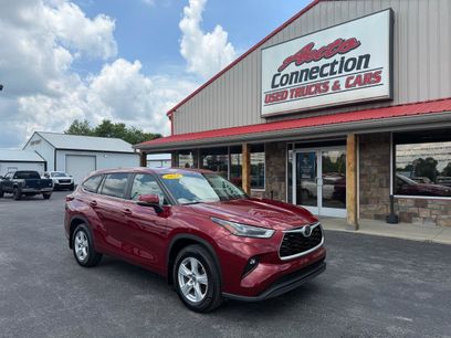 Used 2023 Toyota Highlander LE