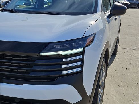 New 2026 Nissan Kicks S image 8