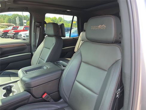 Used 2024 Chevrolet Tahoe High Country w/ Advanced Technology Package AWD/4WD image 20