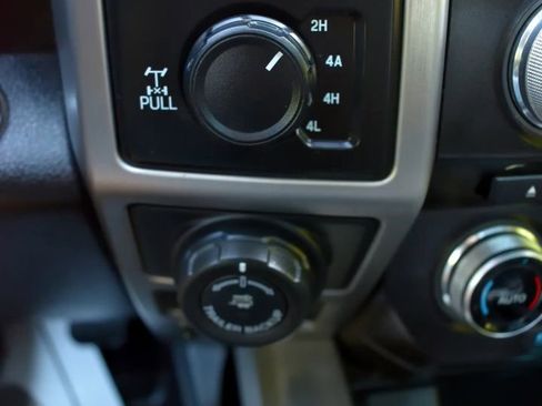 Used 2018 Ford F150 Platinum w/ Equipment Group 701A Luxury image 18