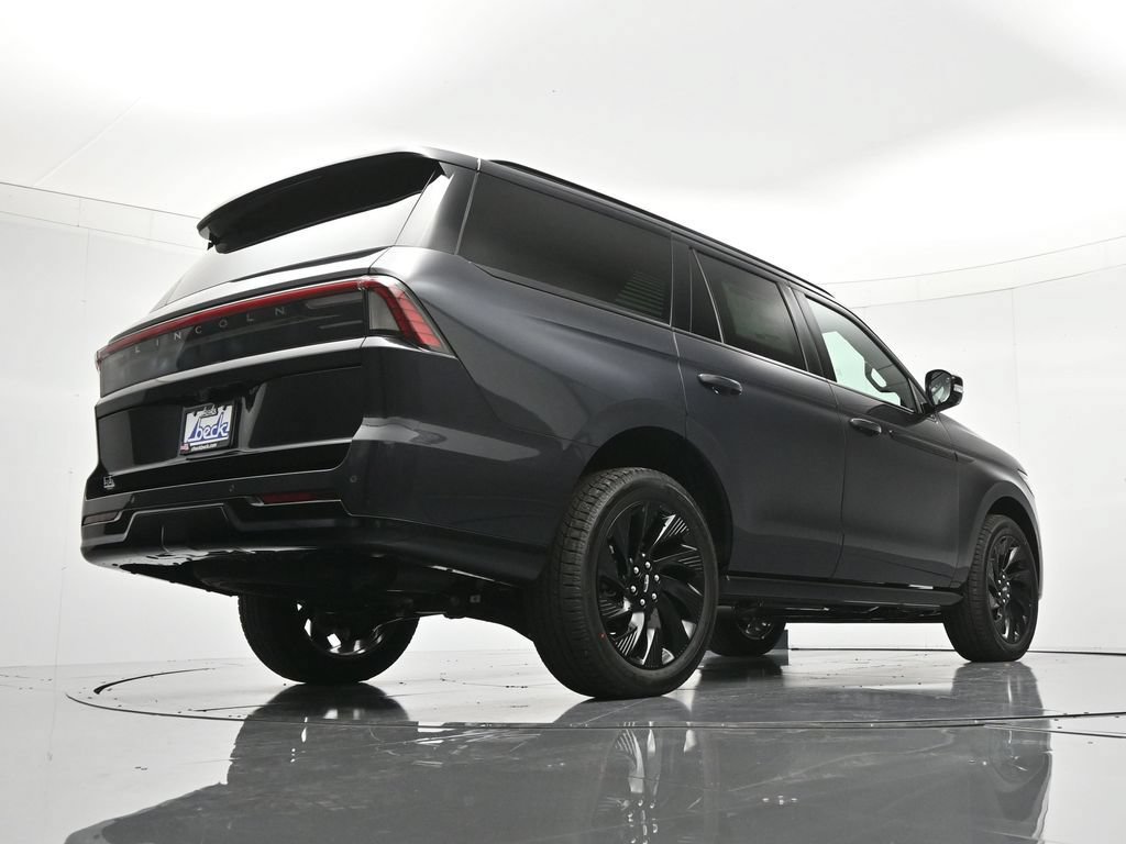 New 2026 Lincoln Navigator Reserve w/ Jet Appearance Package AWD/4WD image 42