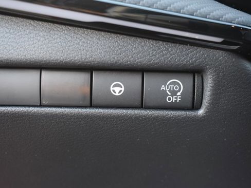 Used 2025 Nissan Kicks SR image 26