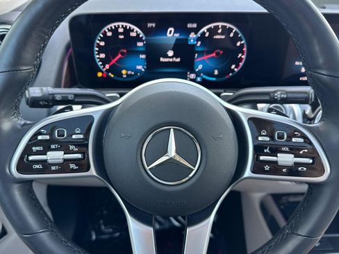 Used 2023 Mercedes-Benz GLB 250 4MATIC image 11