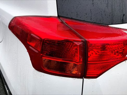 Used 2015 Toyota RAV4 XLE image 29