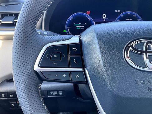 Certified 2026 Toyota Sienna Limited image 23