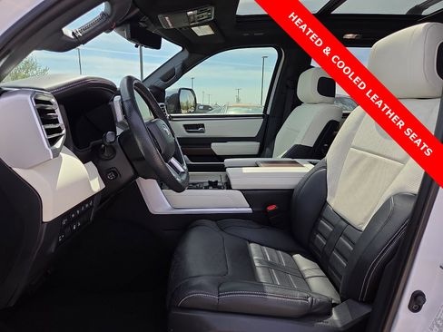 Used 2024 Toyota Sequoia Capstone image 17