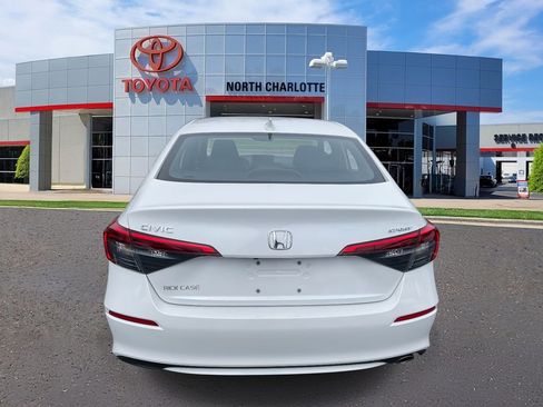 Used 2022 Honda Civic Sport image 8