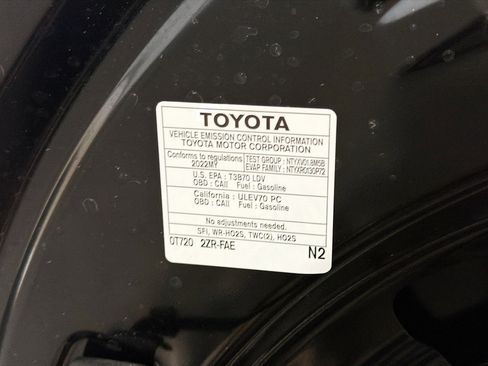 Used 2022 Toyota Corolla LE image 17