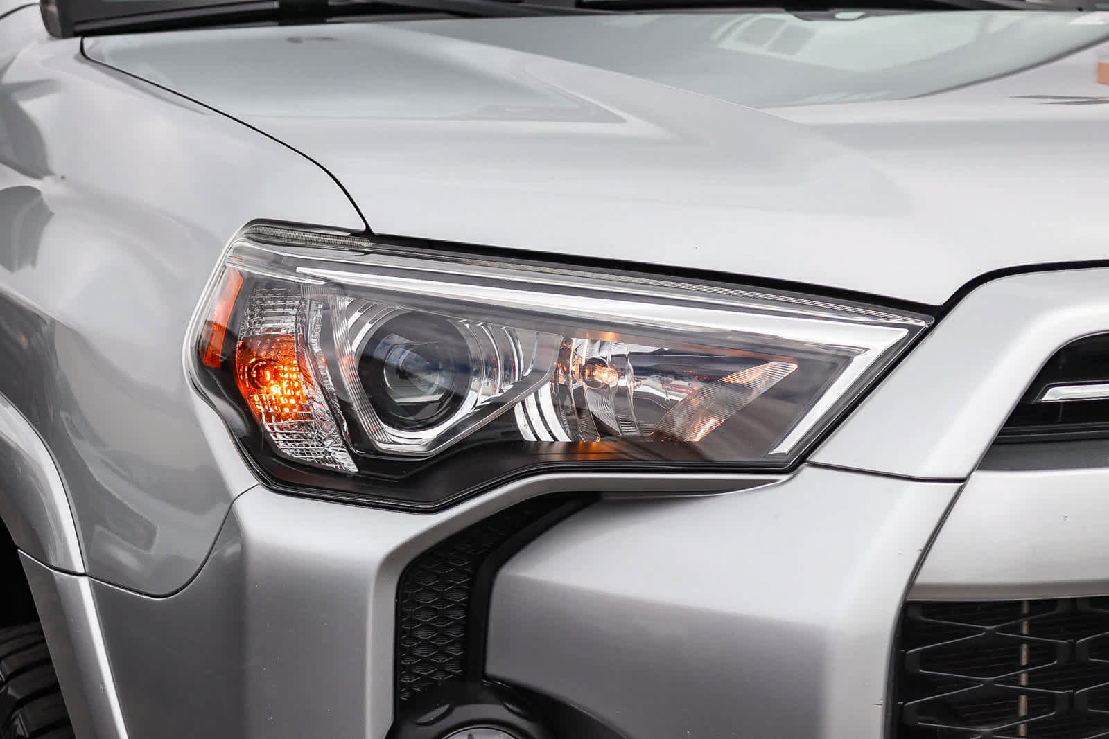 Used 2021 Toyota 4Runner SR5 AWD/4WD image 8