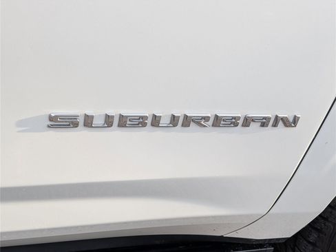 Used 2022 Chevrolet Suburban High Country image 9