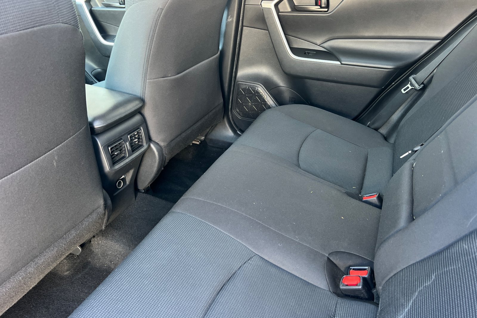 Certified 2021 Toyota RAV4 LE AWD/4WD image 12