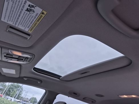 Used 2021 Kia Sedona EX w/ EX Premium Package FWD image 19