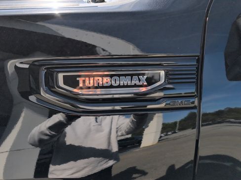 New 2026 GMC Sierra 1500 Elevation image 3